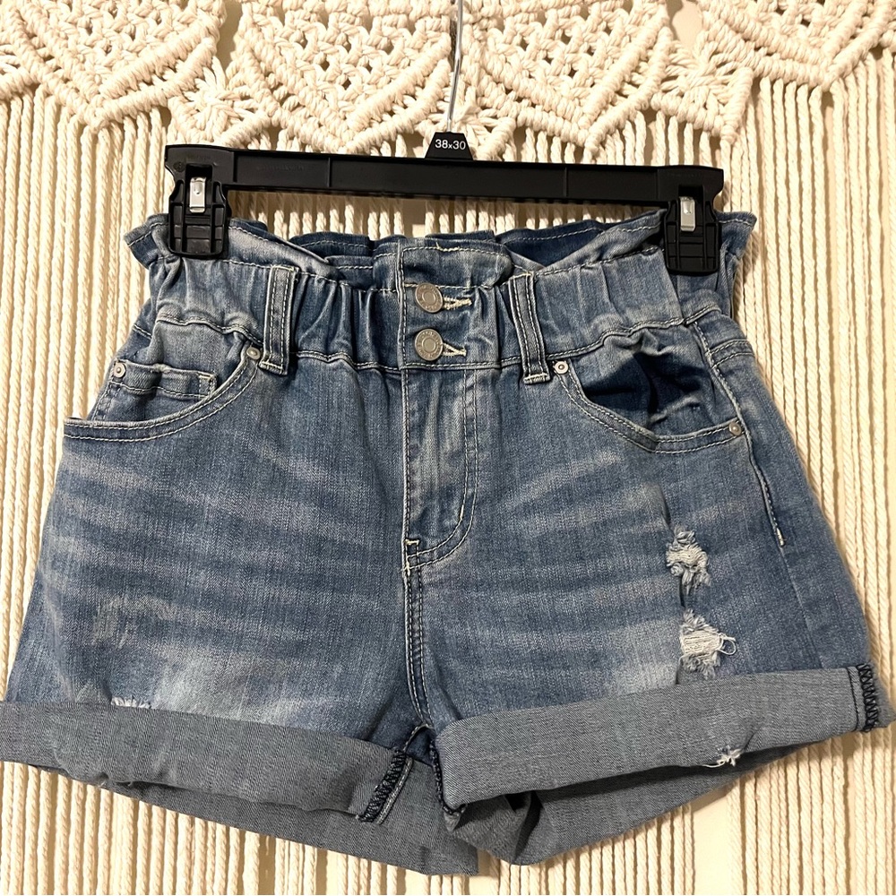 Junior’s Sz 1 Medium Wash Denim Shorts by Indigo Rein